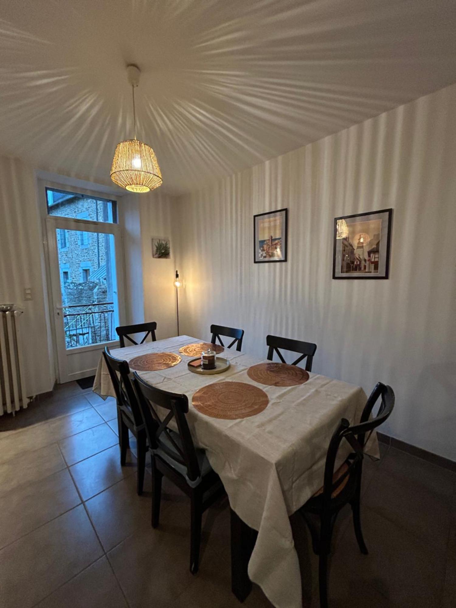 Jolie Maison Familiale Guingamp Exterior photo